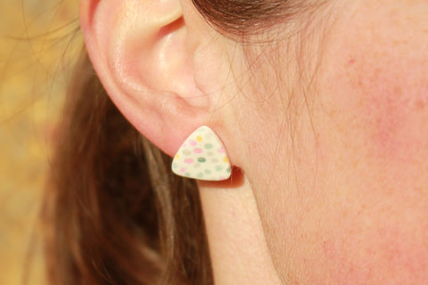 DOTTED øreringe (hvid grundfarve)