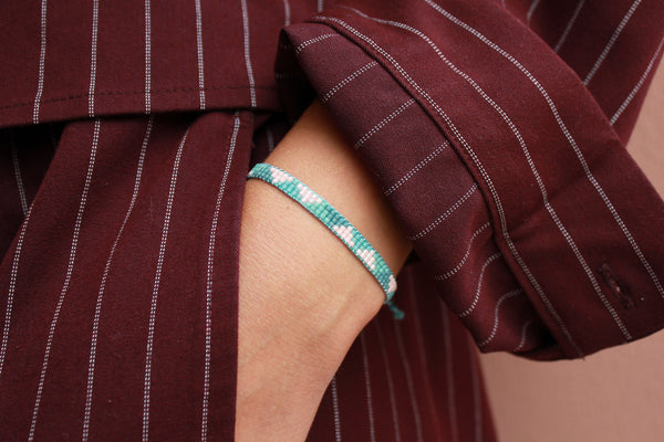 LOOM armbånd - 3 rækker (trekanter - støvet grøn, blå, rosa)